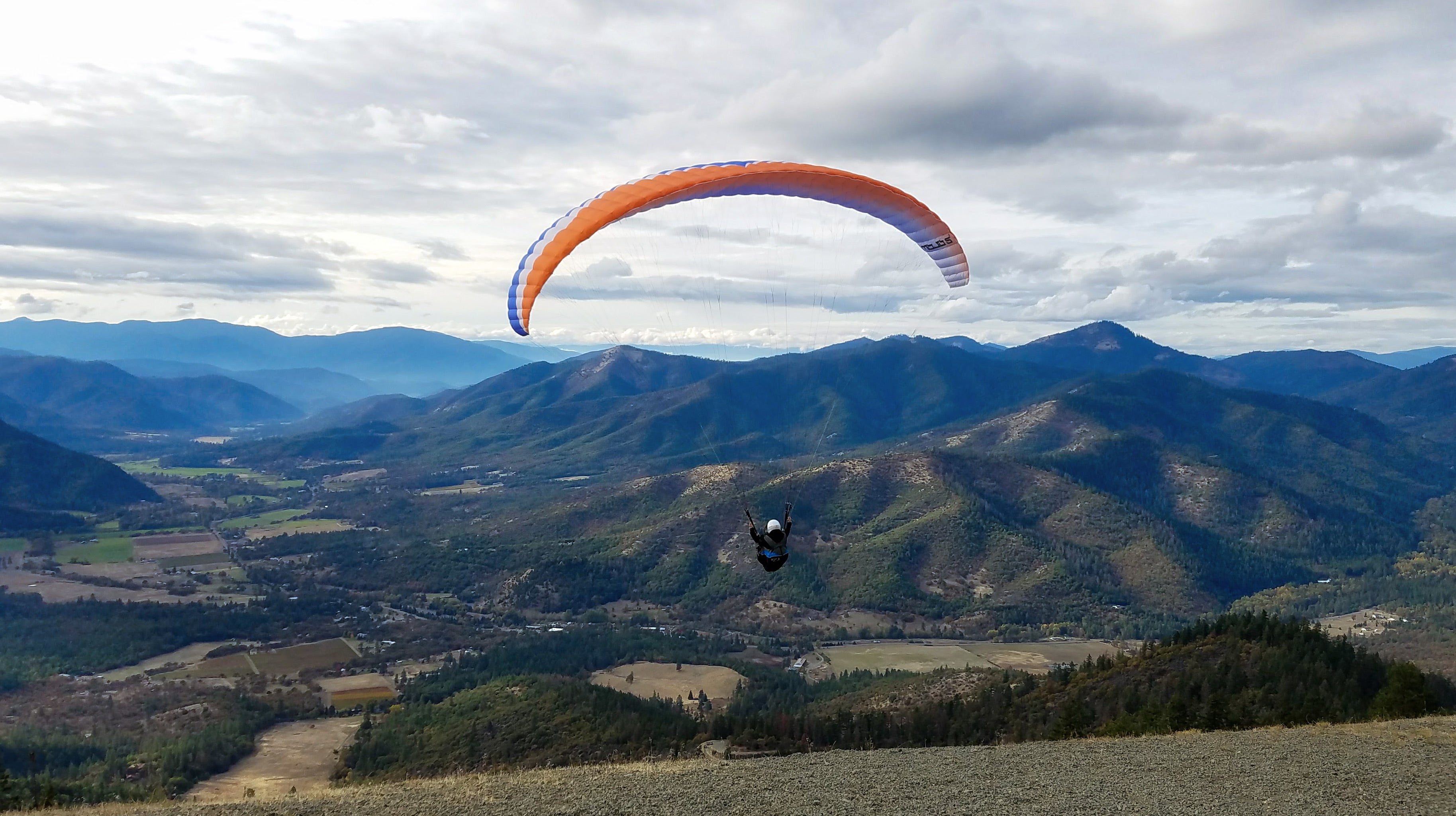 How High Can a Paraglider Fly?