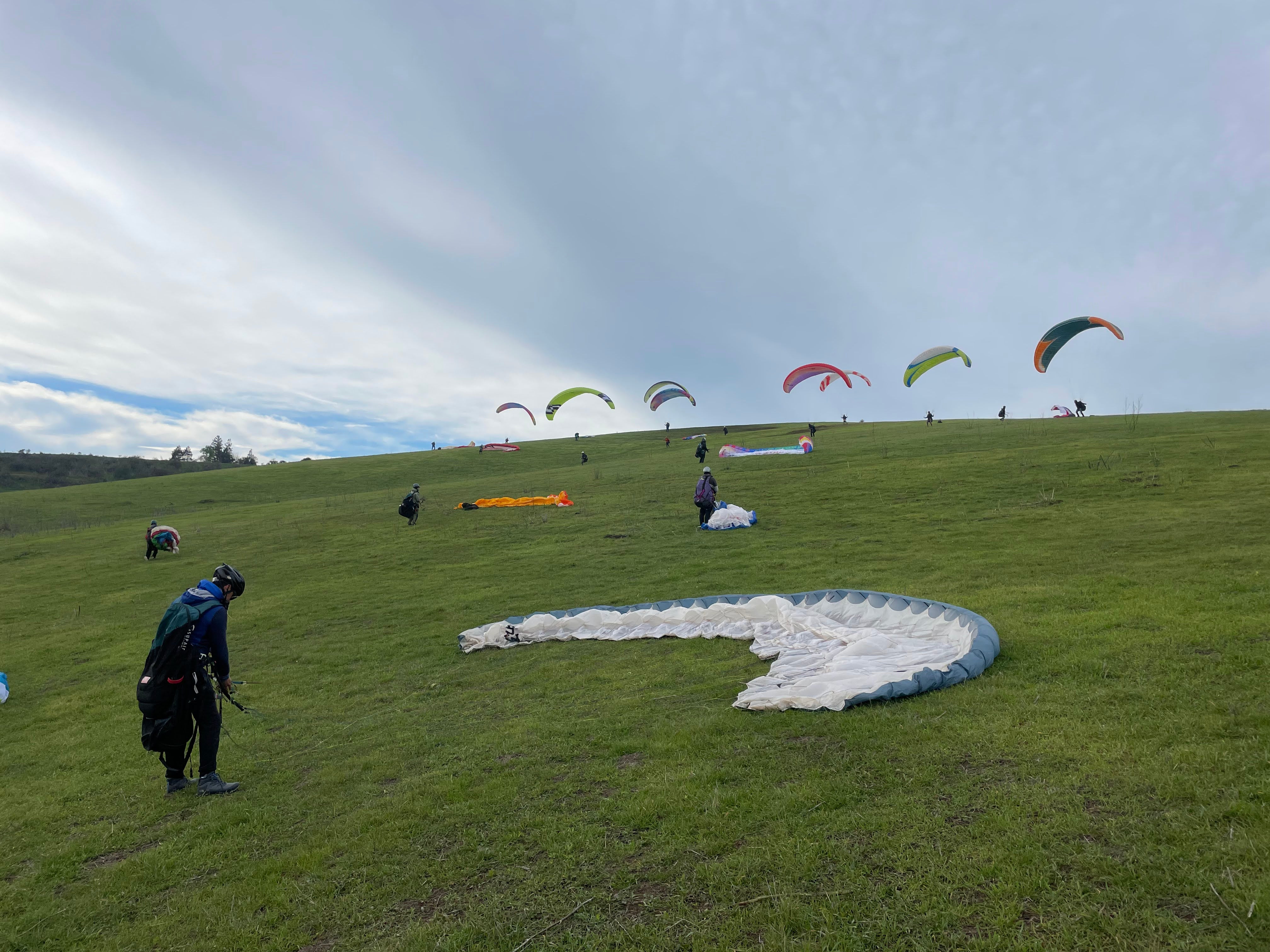 Paragliding lessons at the coast